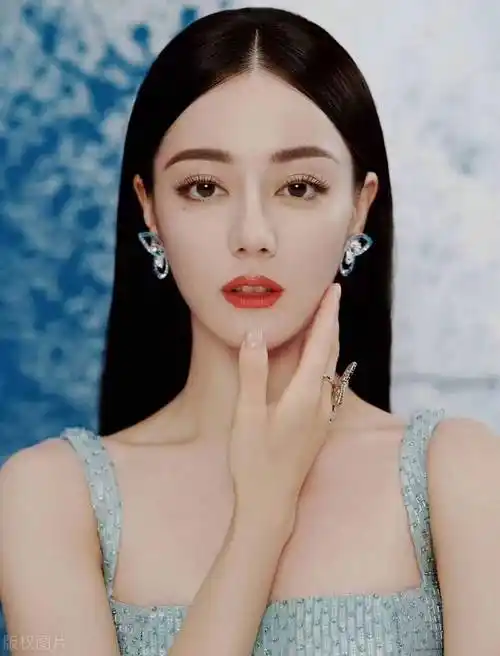《温柔的女教师》背后的社会议题解读